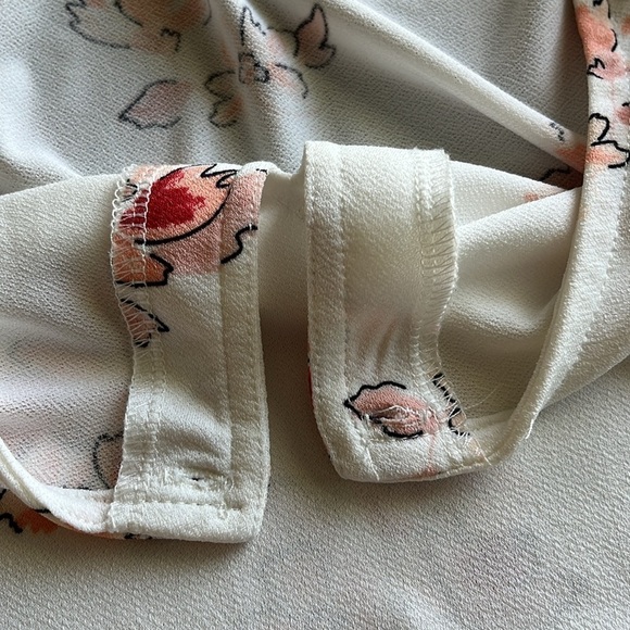 Liz Claiborne Blouse White Floral Print V Neck Opening Size XXL Short Sleeve - Picture 13 of 14